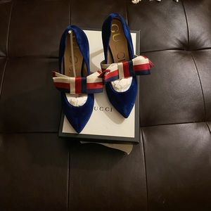 Gucci velvet pumps royal blue 38 1/2 brand new
